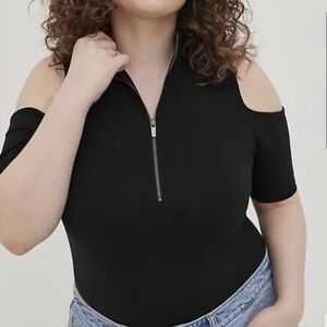 Torrid 0 Lovesick Black Foxy Cold Shoulder Zip Top